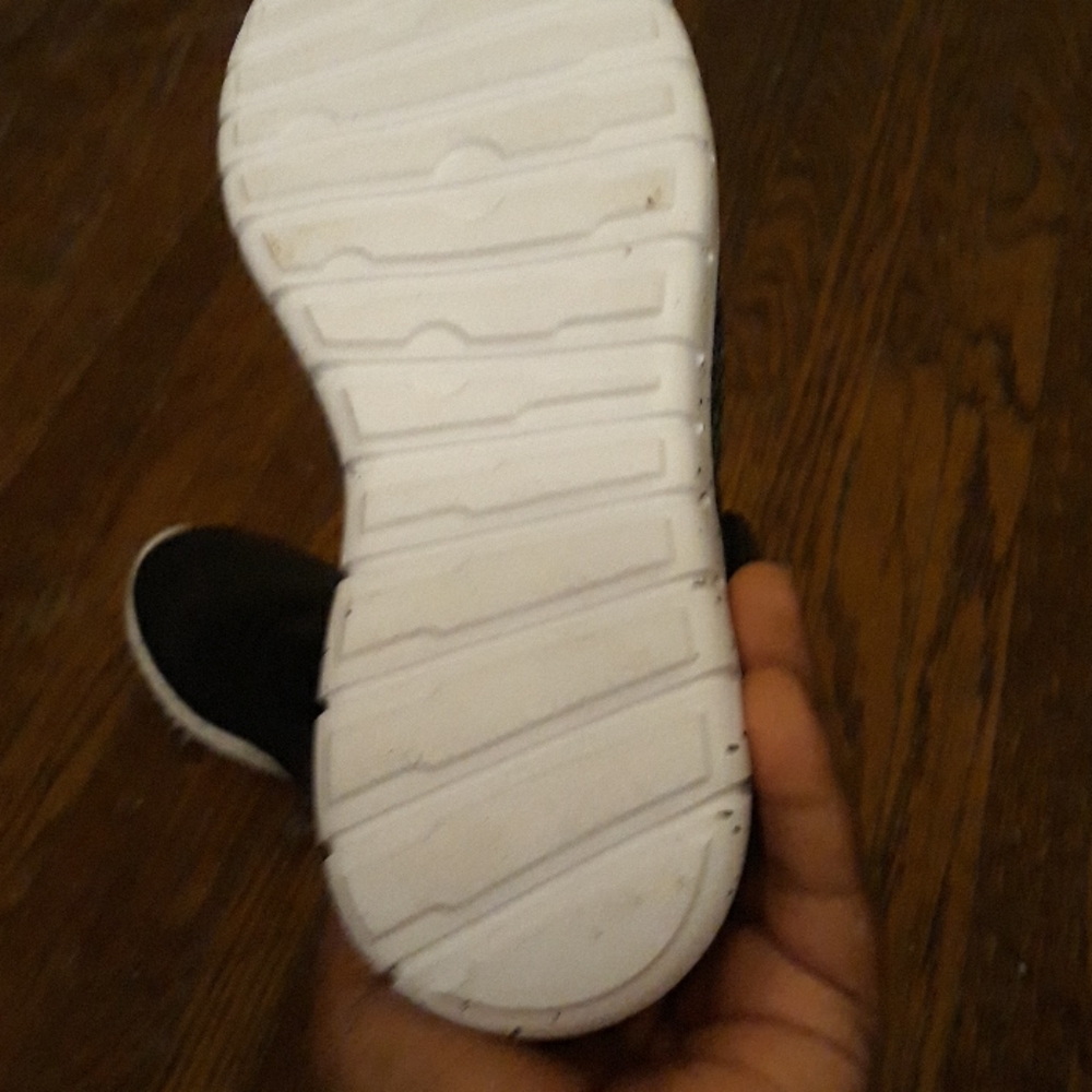 Shoes - Picture 3 of 4
